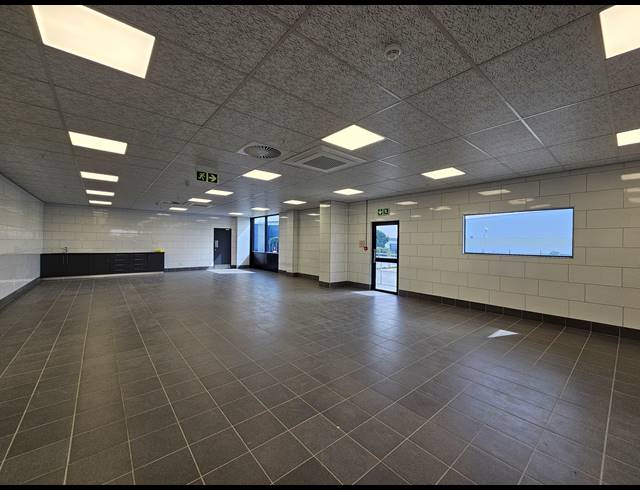 12,674M² WAREHOUSE TO LET IN LINBRO PARK